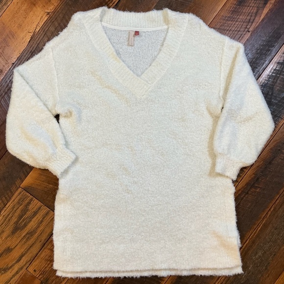Pilcro Textured Bouclé Knit V-Neck Sweater Cream Women’s Medium - Picture 3 of 9